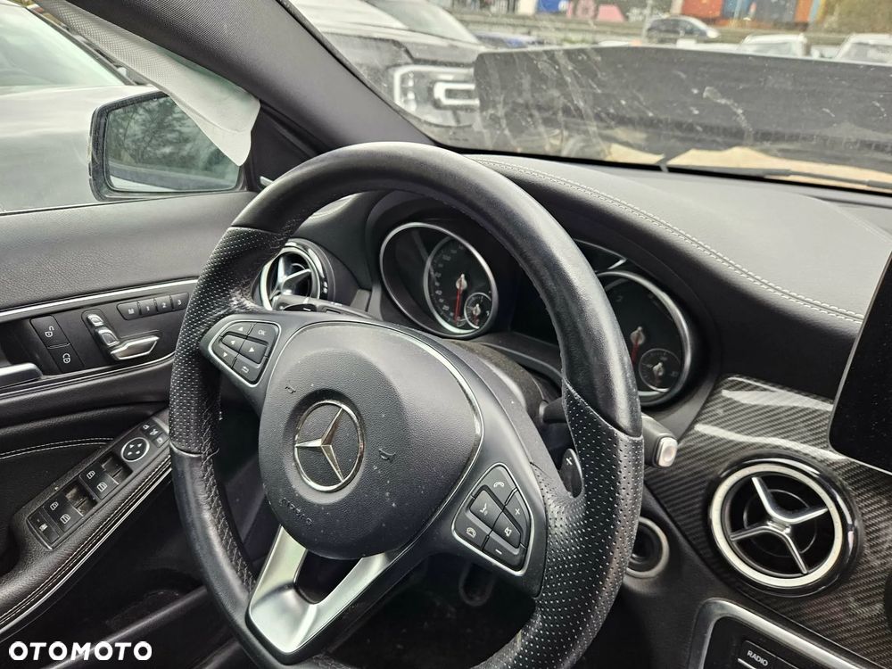 Mercedes-Benz GLA 200 CDI 7G-DCT Edition 1 - 11