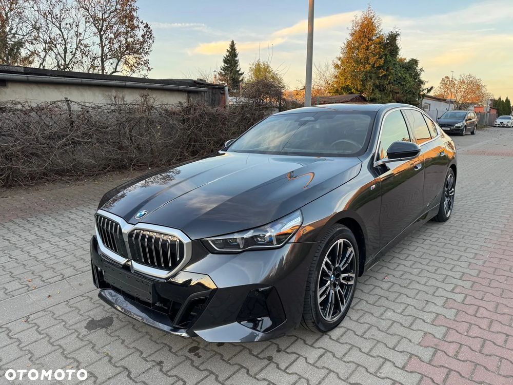 BMW Seria 5 520d xDrive - 1
