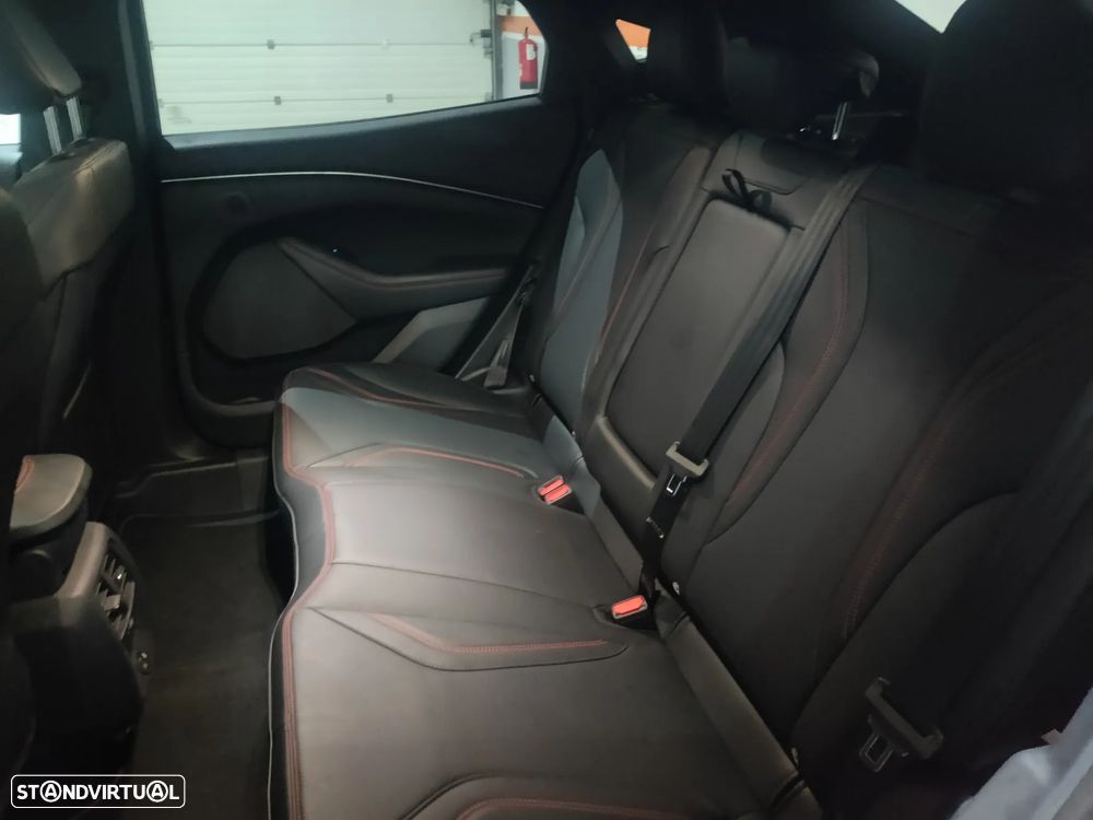 Ford Mustang Mach-E Alargada - 18