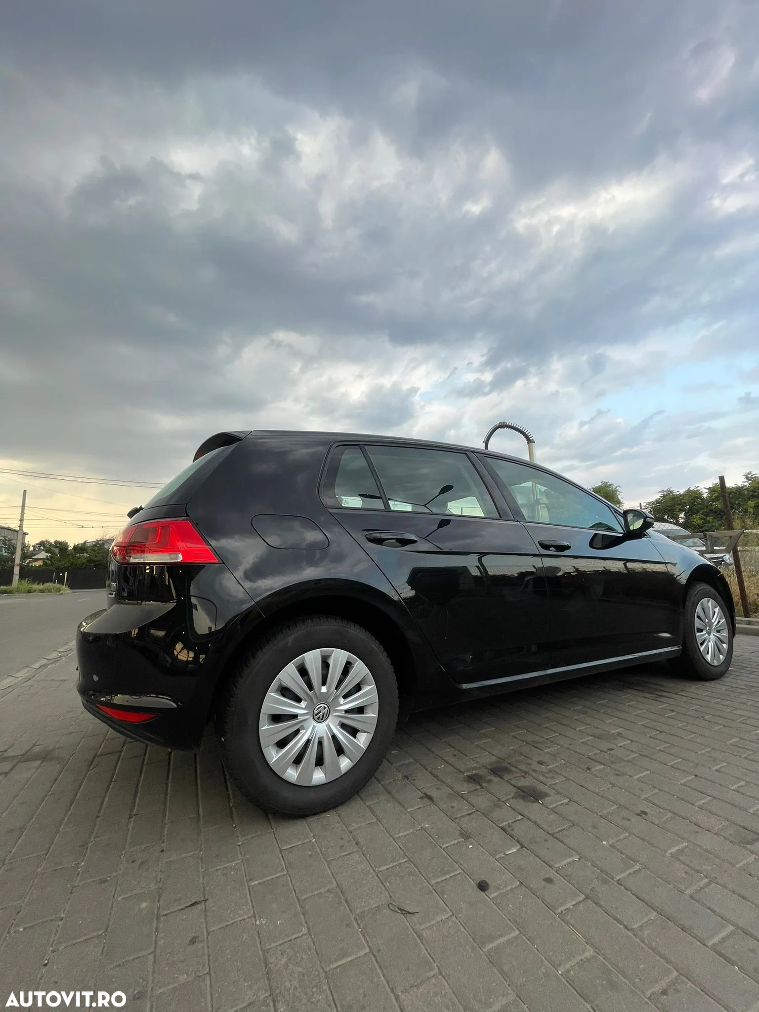 Volkswagen Golf - 11