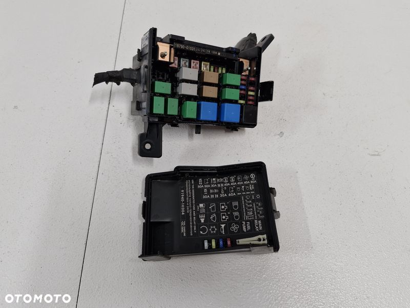 HYUNDAI IX20 KIA VENGA SKRZYNKA BEZPIECZNIKÓW PRZEKAŹNIKÓW 91940-1P011 - 8