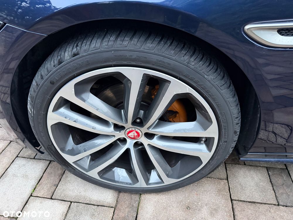 Jaguar XE 20d R-Sport - 34