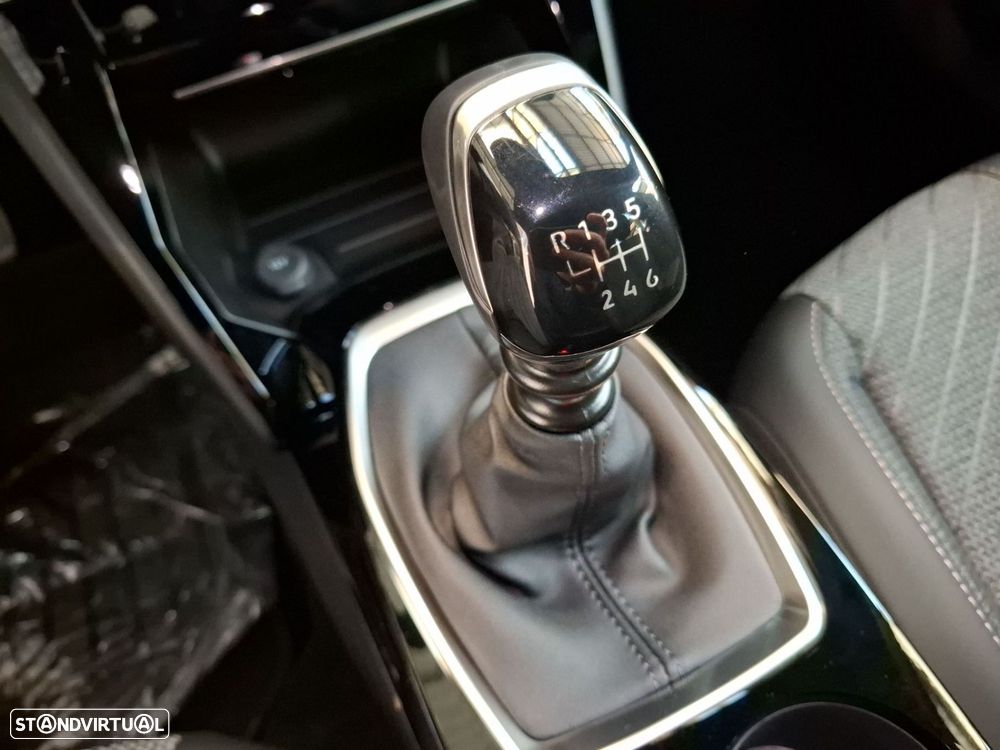 Peugeot 2008 1.2 PureTech Allure - 15