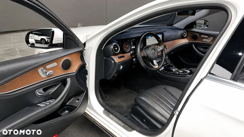 Mercedes-Benz Klasa E 220 d 4-Matic Business Edition 9G-TRONIC - 7