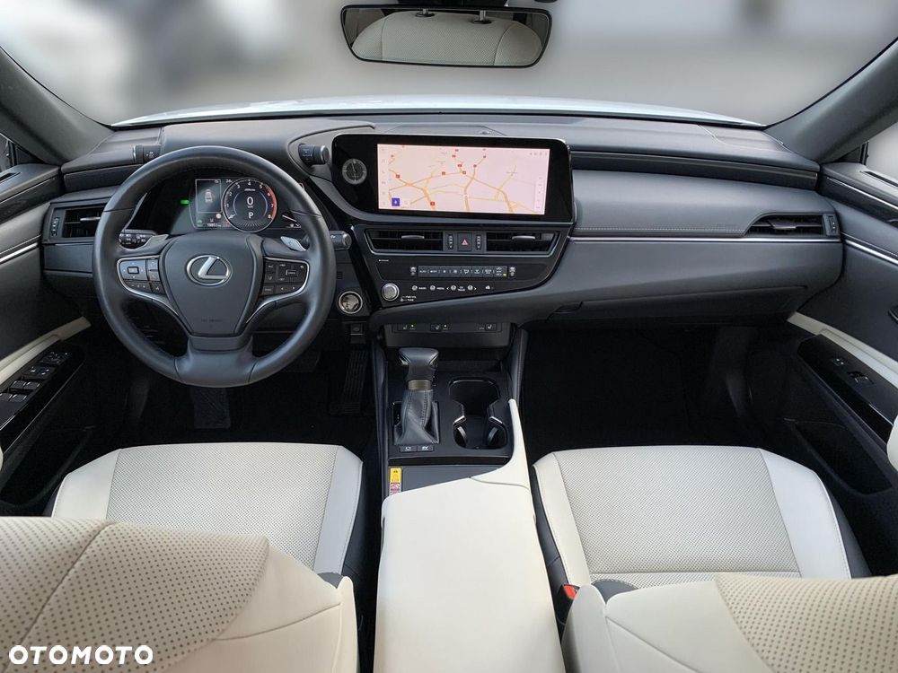 Lexus ES 300h Business Edition - 3