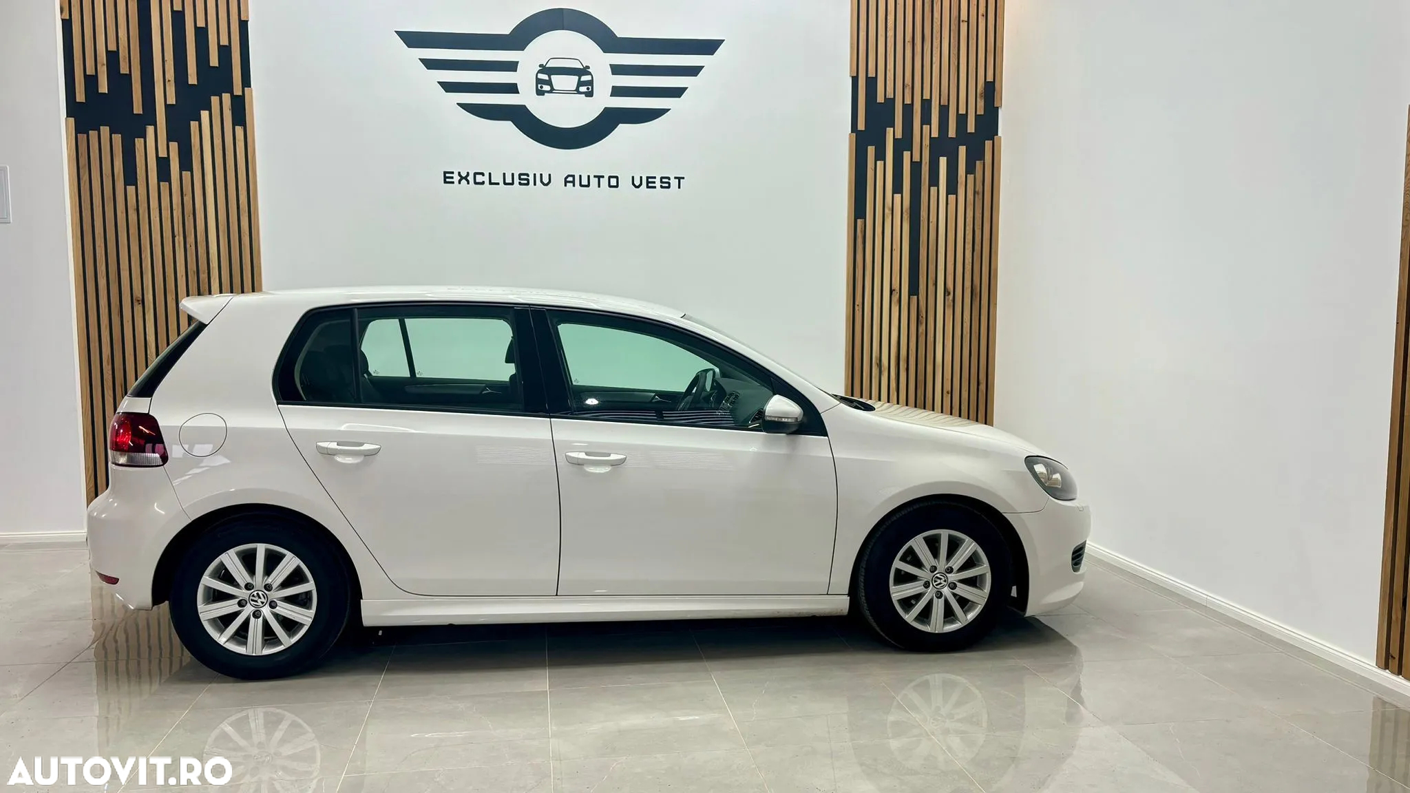 Volkswagen Golf 1.6 TDI DPF BlueMotion - 10