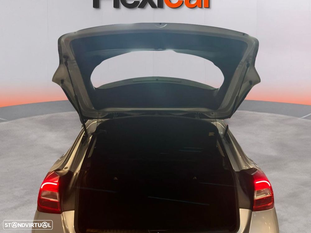 Mercedes-Benz GLA 180 CDI Urban - 18