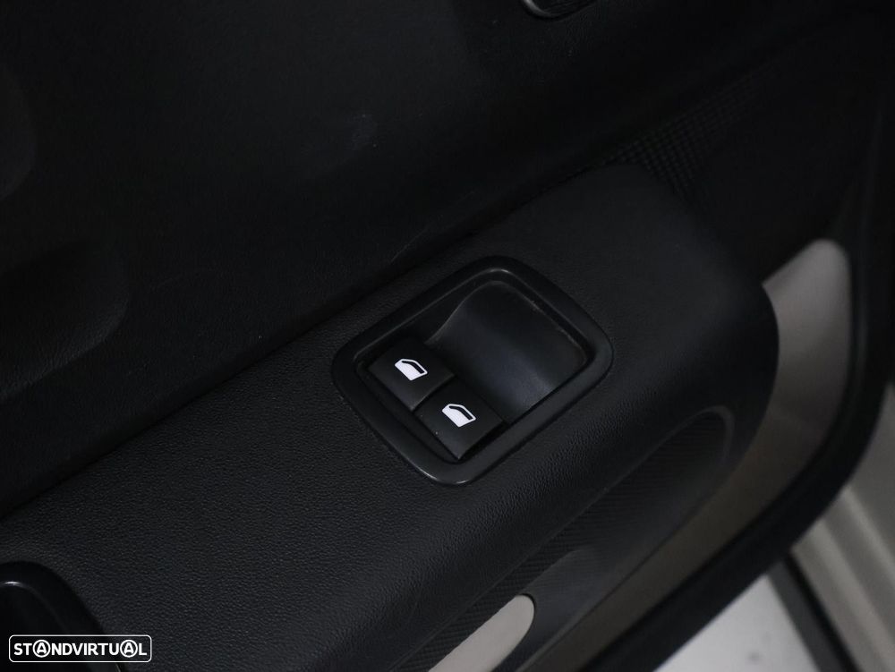 Citroën C3 1.2 PureTech C-Series - 12