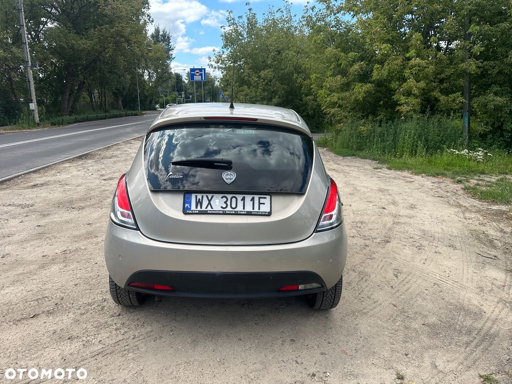 Lancia Ypsilon - 4