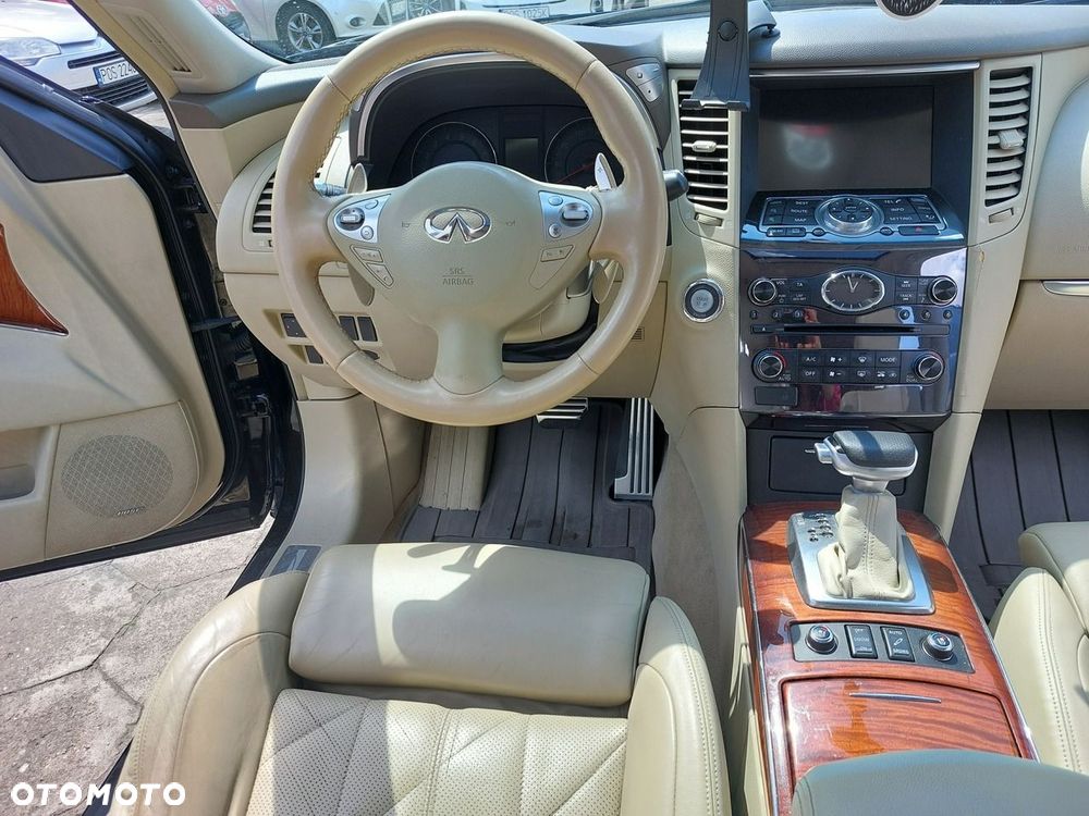 Infiniti FX - 22