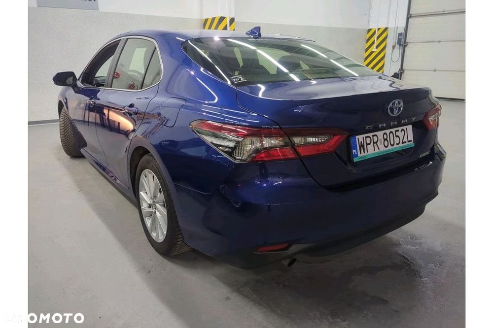 Toyota Camry 2.5 Hybrid Comfort CVT - 2