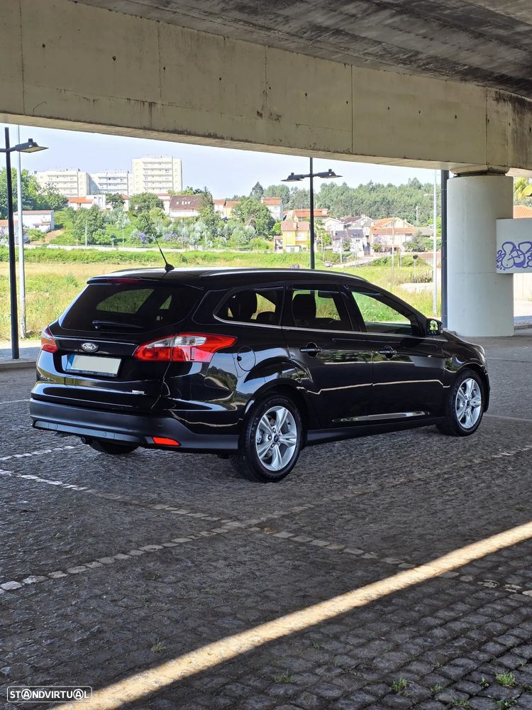 Ford Focus 1.0 EcoBoost S&S Champions Edition - 13