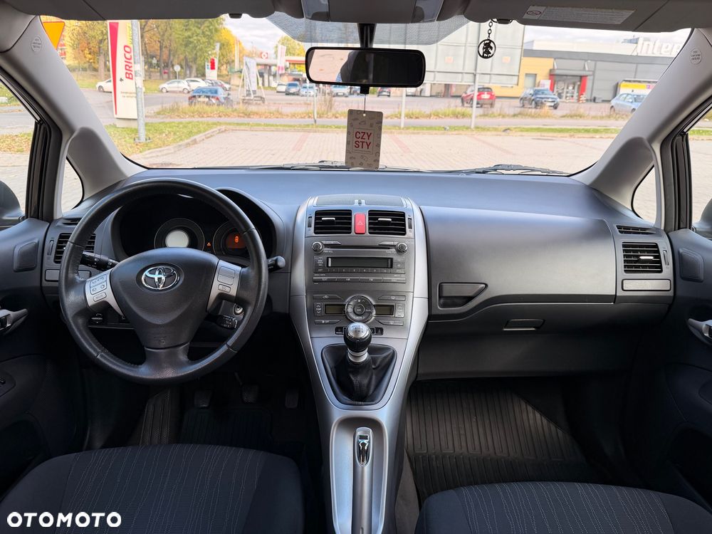 Toyota Auris - 12