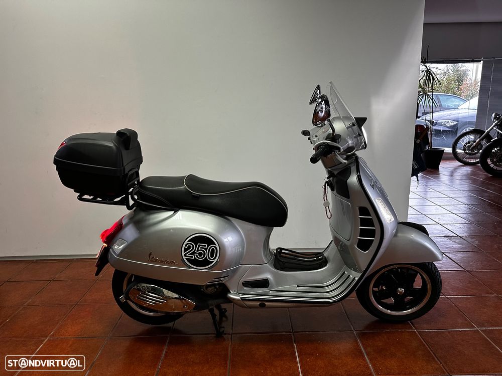 Vespa GTS Super 250 - 11