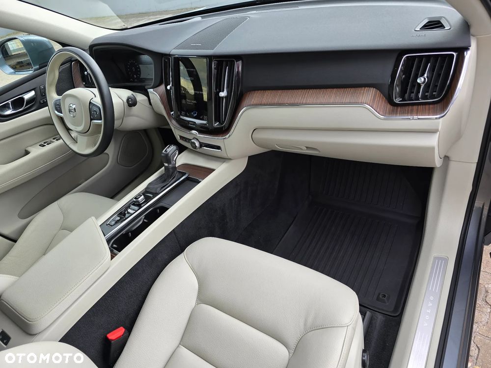 Volvo XC 60 T5 AWD Geartronic Momentum - 18