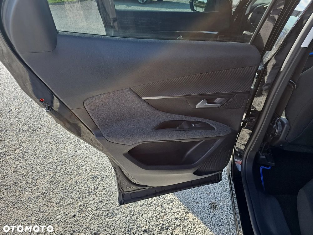 Peugeot 3008 1.5 BlueHDi Active S&S EAT8 - 23