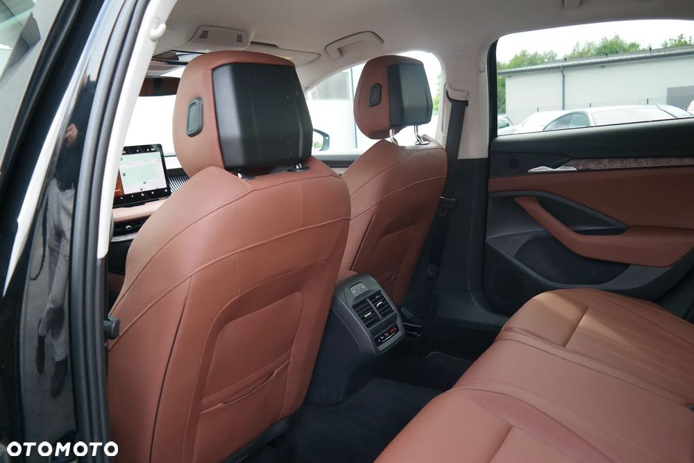 Skoda Superb 2.0 TSI 4x4 L&K DSG - 9