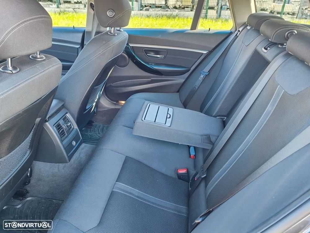 BMW 318 d Touring Sport Line - 18