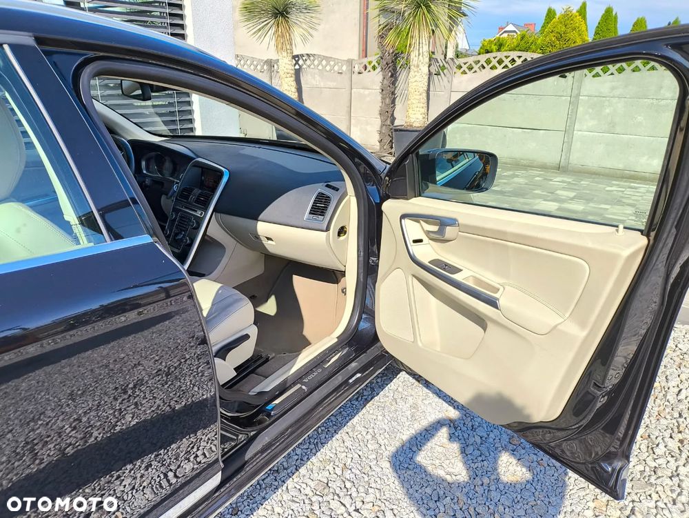 Volvo XC 60 D4 AWD Geartronic Summum - 16