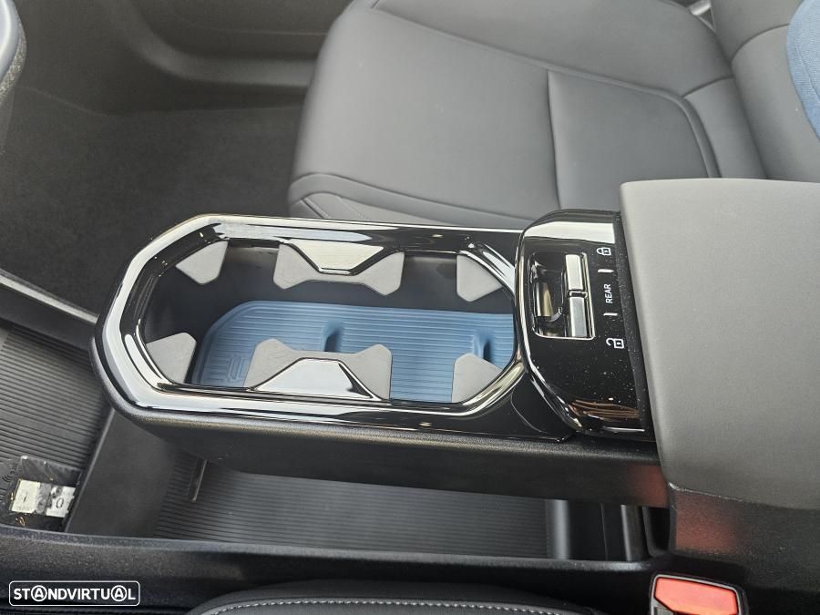 Volvo EX30 Single Motor Extended Range RWD Core - 37