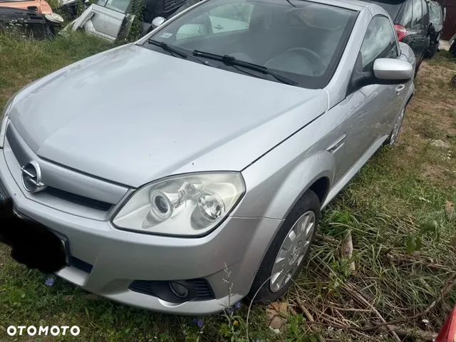 MASKA BŁOTNIK PAS CHŁODNICE PODŁUZNICA OPEL TIGRA B 04-09 Z157 - 2