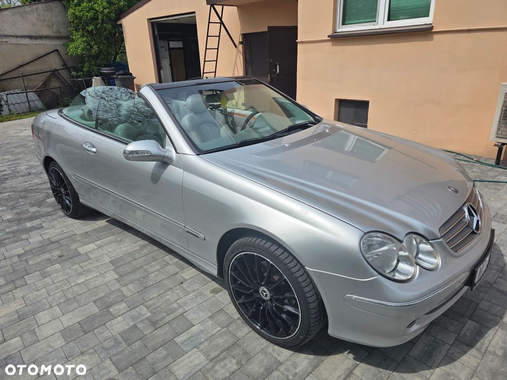 Mercedes-Benz CLK - 23