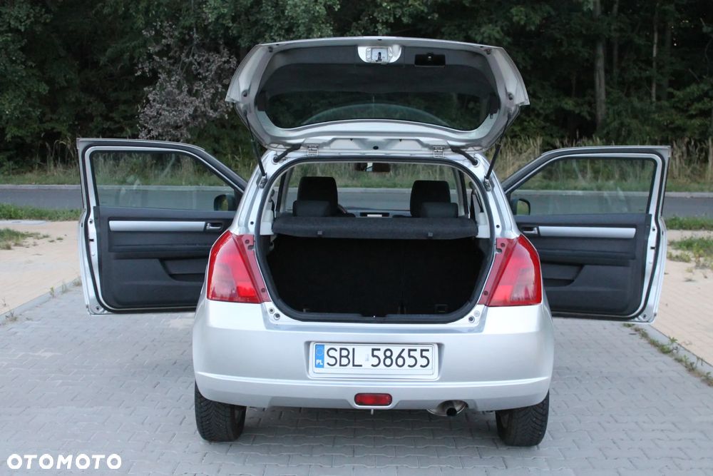 Suzuki Swift - 3
