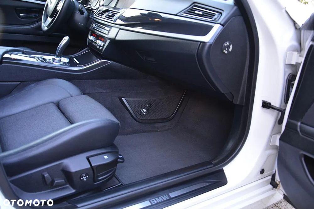BMW Seria 5 520d Touring BluePerformance Sport-Aut - 30