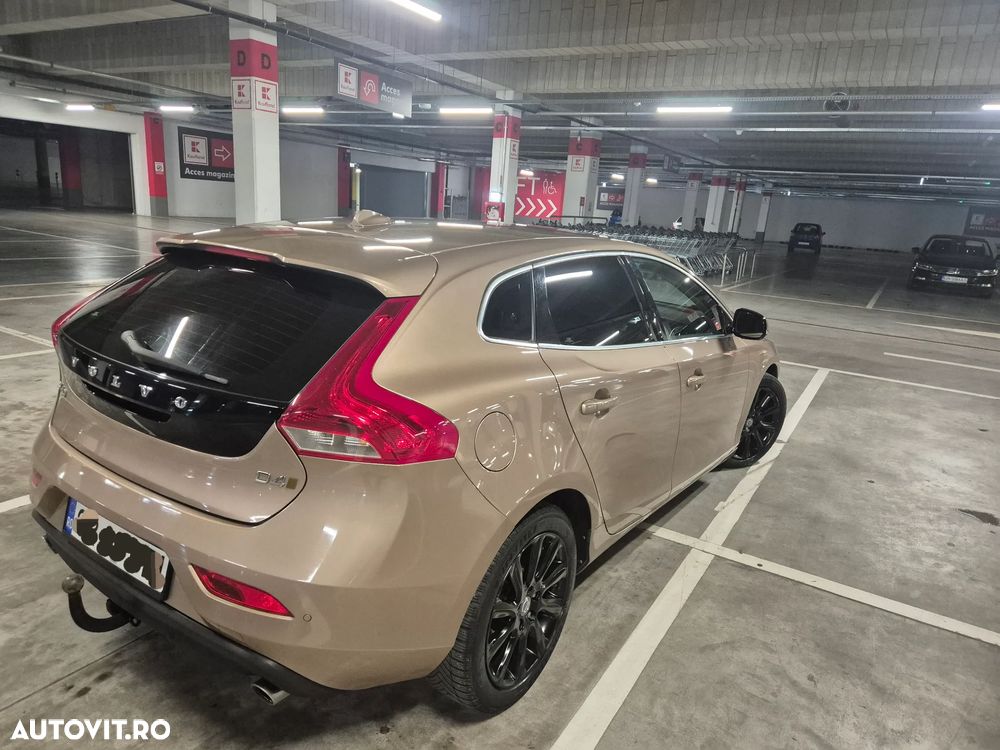 Volvo V40 D4 VEA R-Design - 2