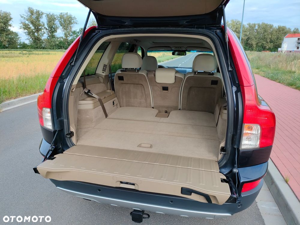 Volvo XC 90 - 9