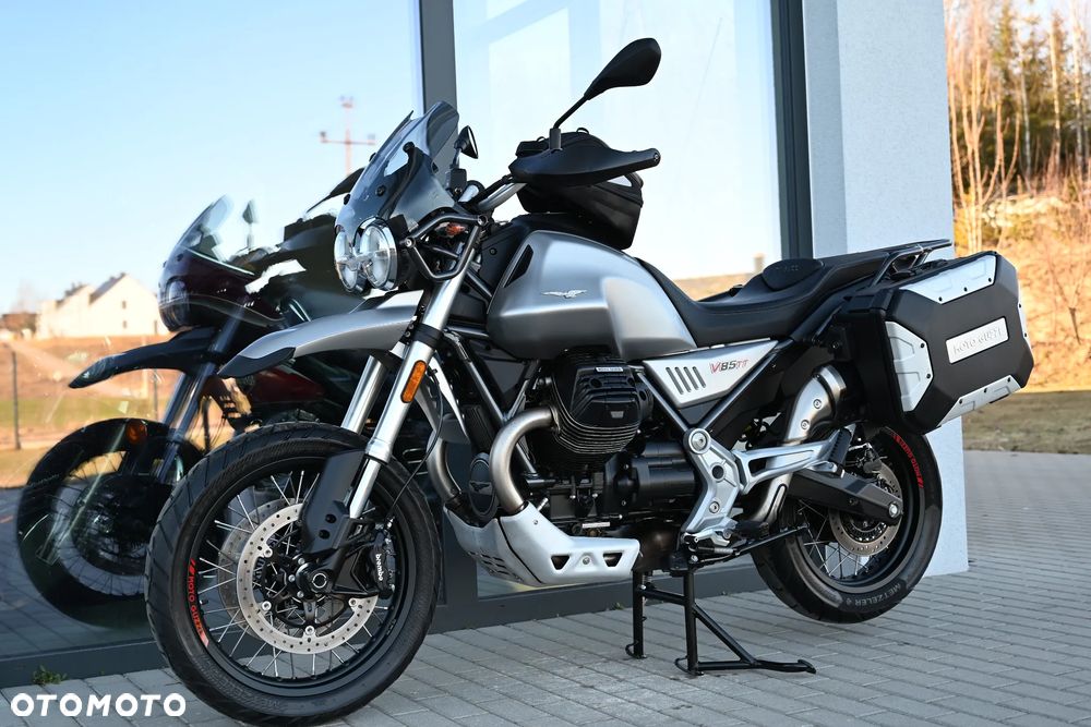 Moto Guzzi V85 - 4
