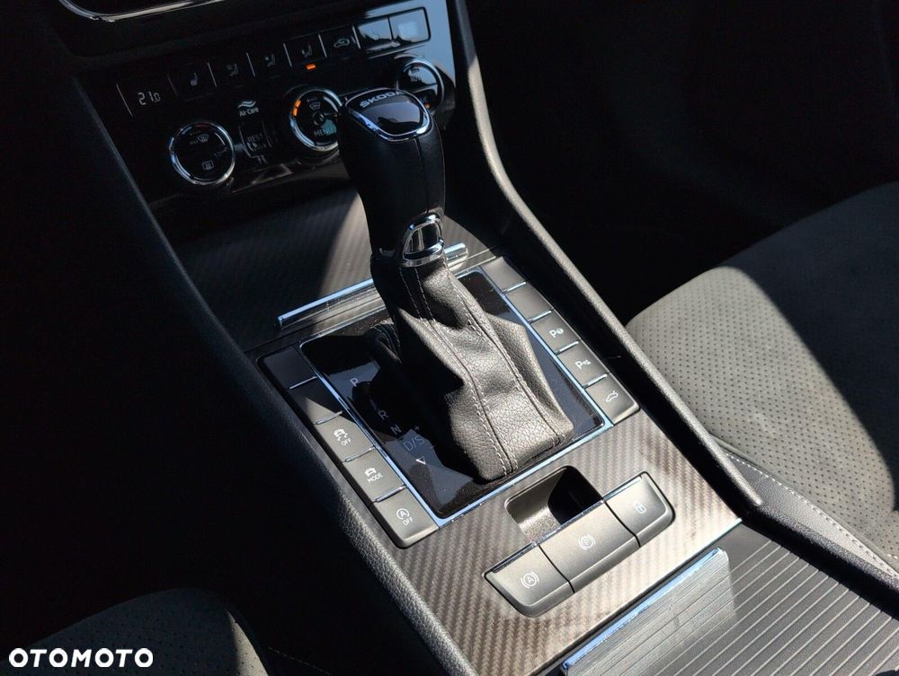 Skoda Superb 2.0 TDI SCR Sportline DSG - 41