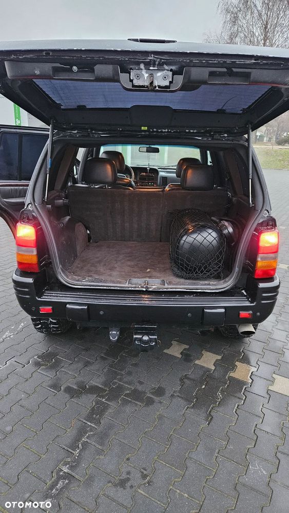 Jeep Grand Cherokee - 12