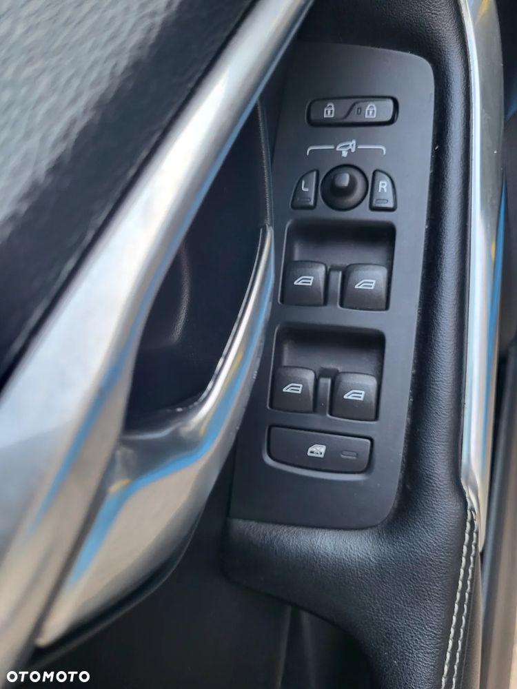 Volvo V40 D2 R Design - 26