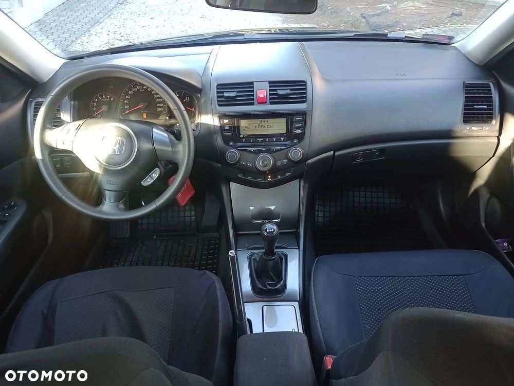 Honda Accord 2.0 Executive - 8