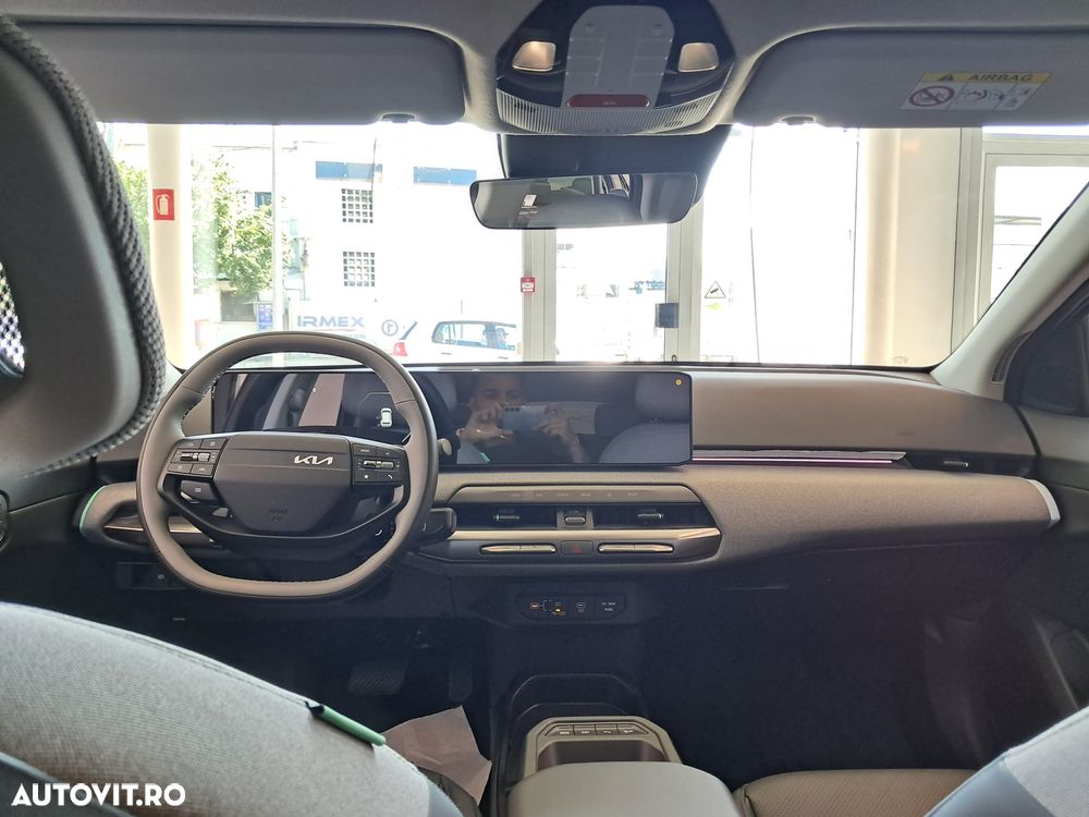 KIA EV4 2025 — imagine 10