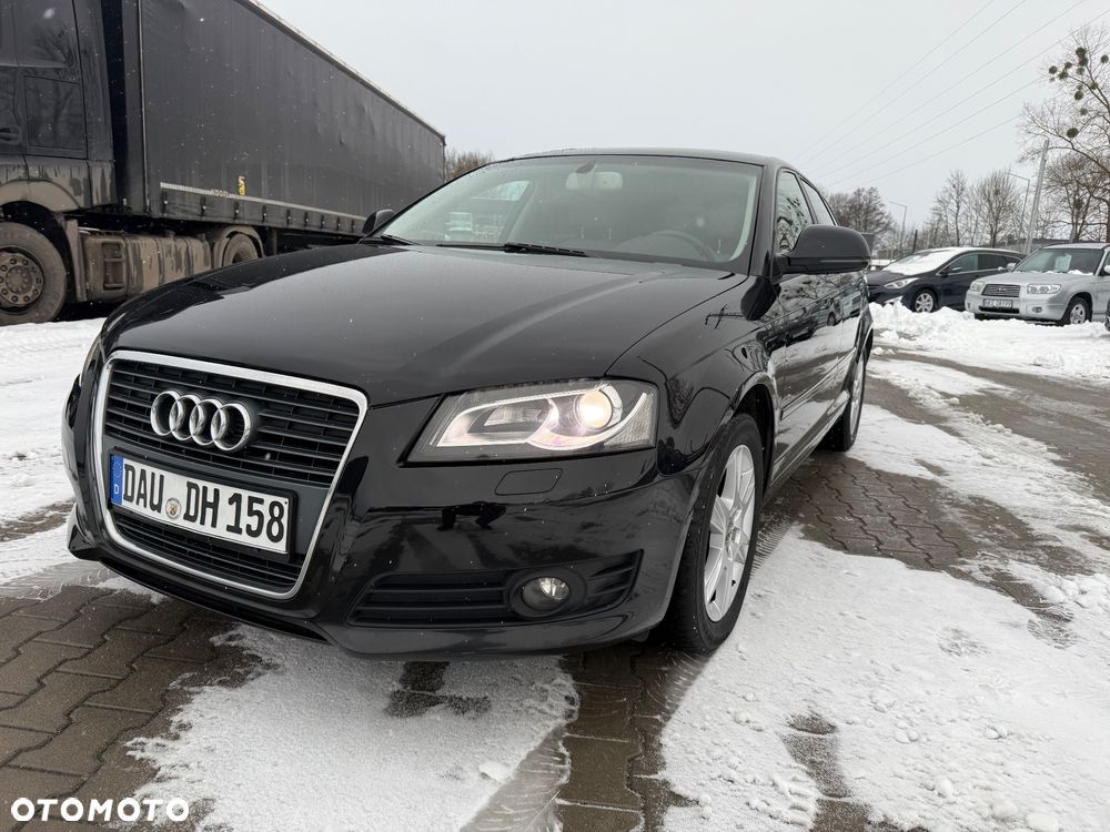 Audi A3 Sportback 1.6 TDI DPF S line Sportpaket - 3