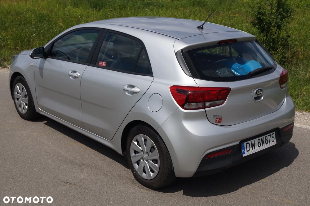 Kia Rio 1.2 L - 10