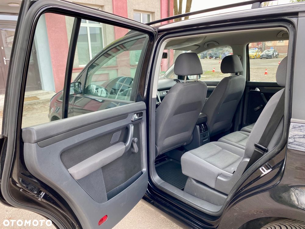 Volkswagen Touran - 13