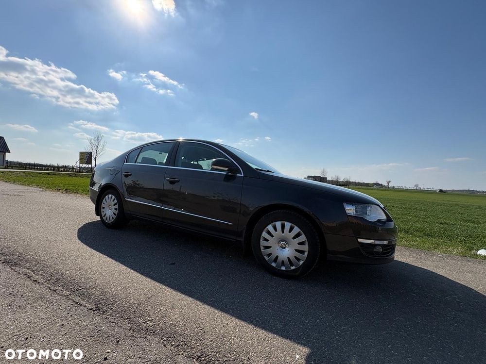 Volkswagen Passat 1.8 TSI Comfortline - 1