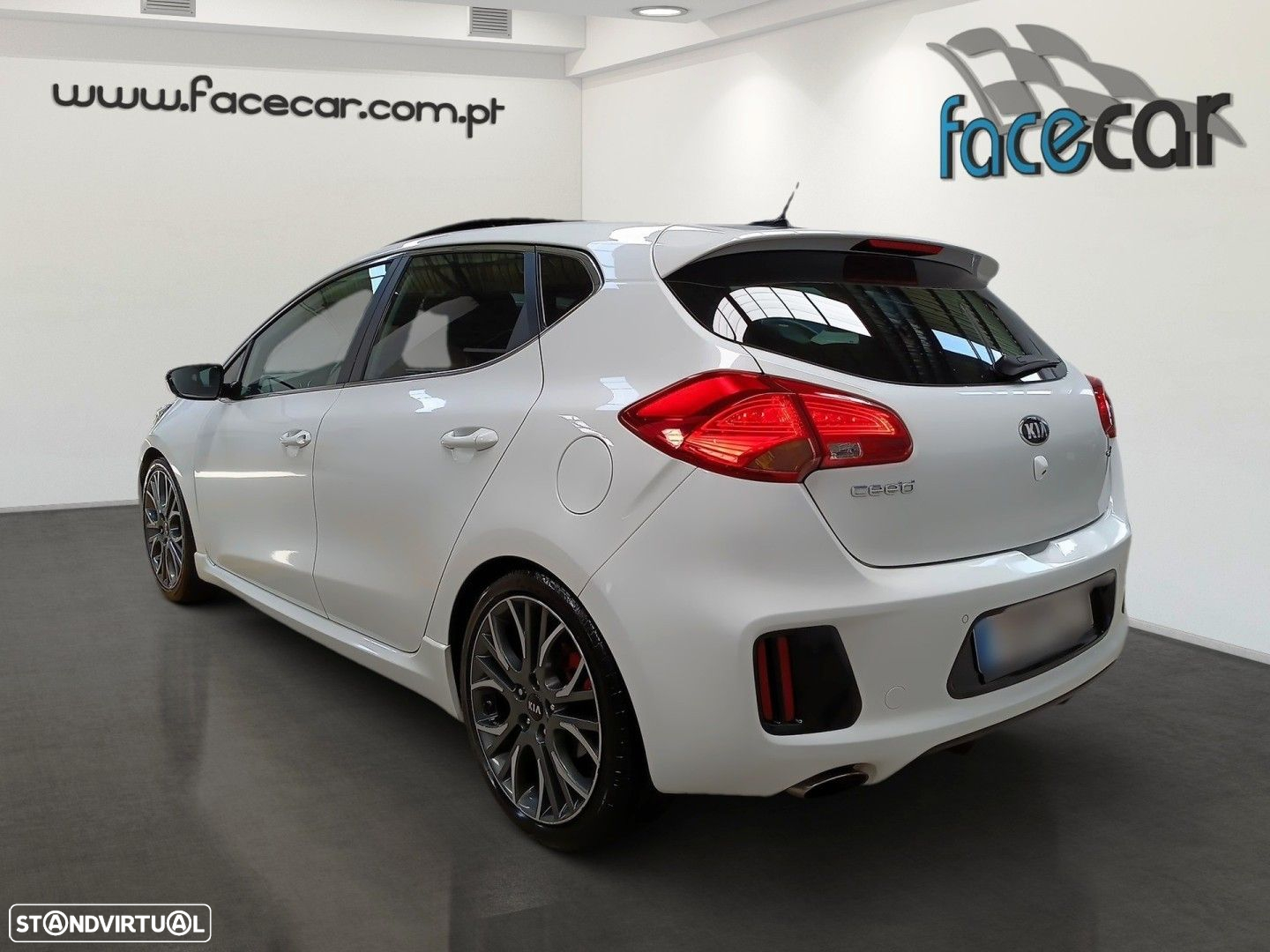 Kia Ceed 1.6 T-GDI GT TOP - 4
