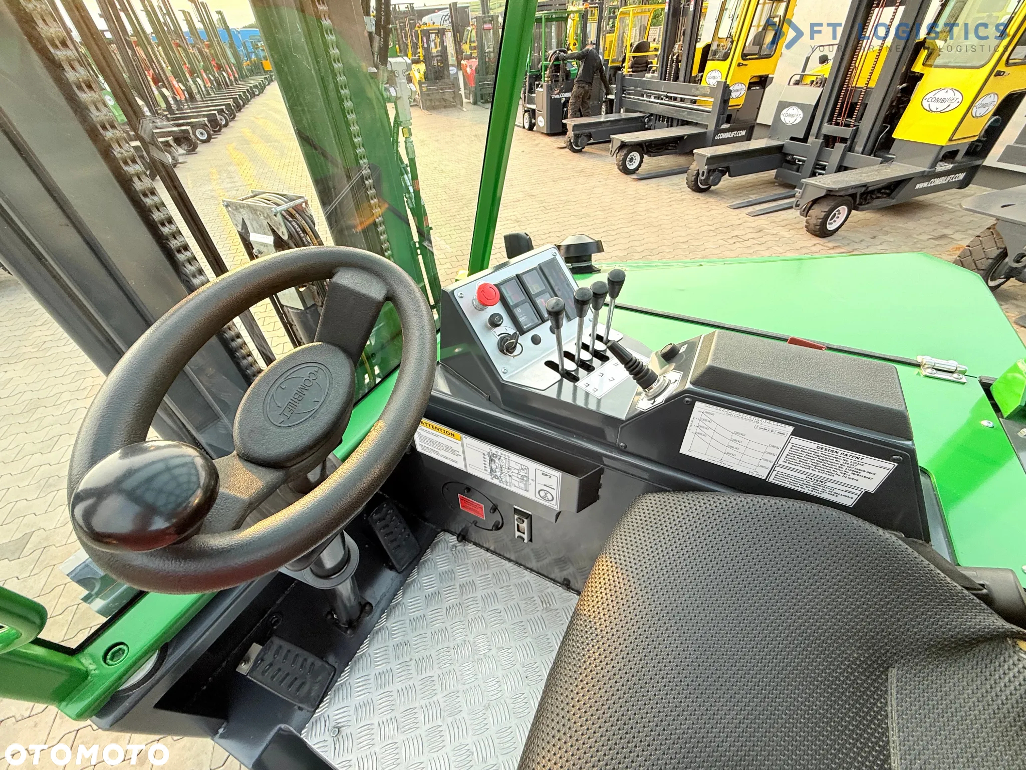 Combilift C4000CB / TRIPLEX - 5200MM / GAS / WOLNY SKOK / POZYCJONER WIDEŁ / PRZESUW WIDEŁ / WYSOKOŚĆ 2450MM / JAK NOWY - 15