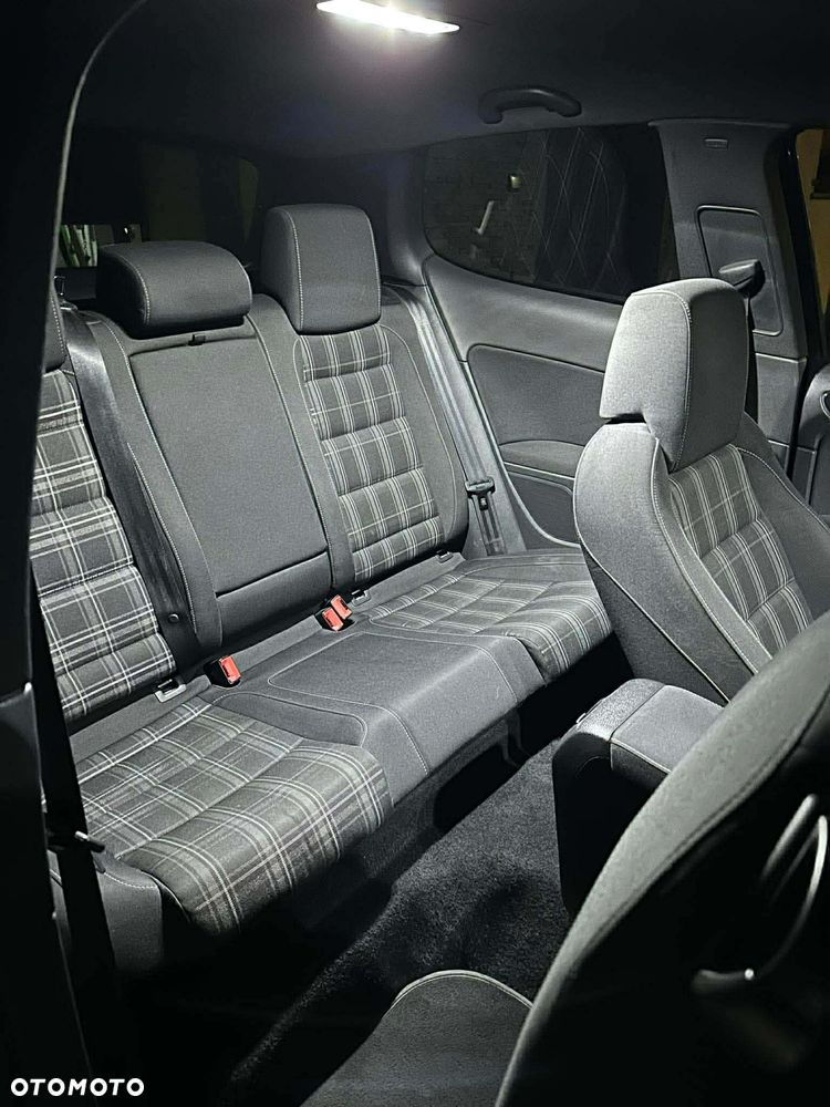 Volkswagen Golf - 19