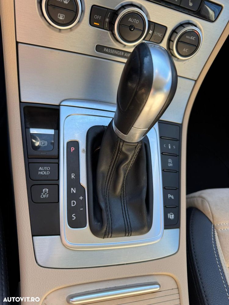 Volkswagen Passat CC - 16