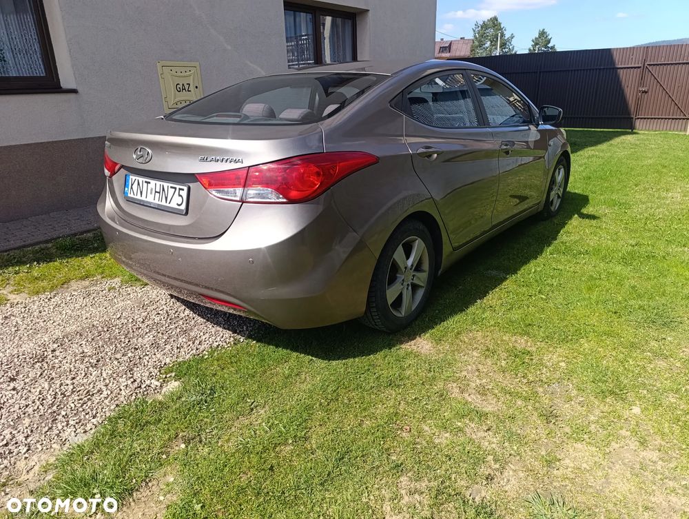 Hyundai Elantra 1.6 Classic + - 3