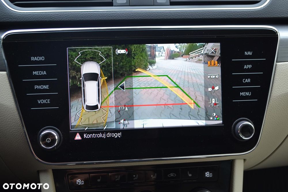 Skoda Superb 2021 photo 3