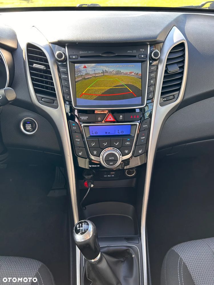 Hyundai i30 blue 1.6 CRDi Premium - 11