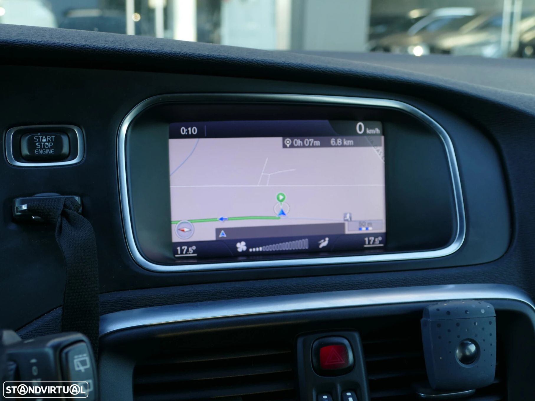 Volvo V40 2.0 D2 R-Design Momentum - 19