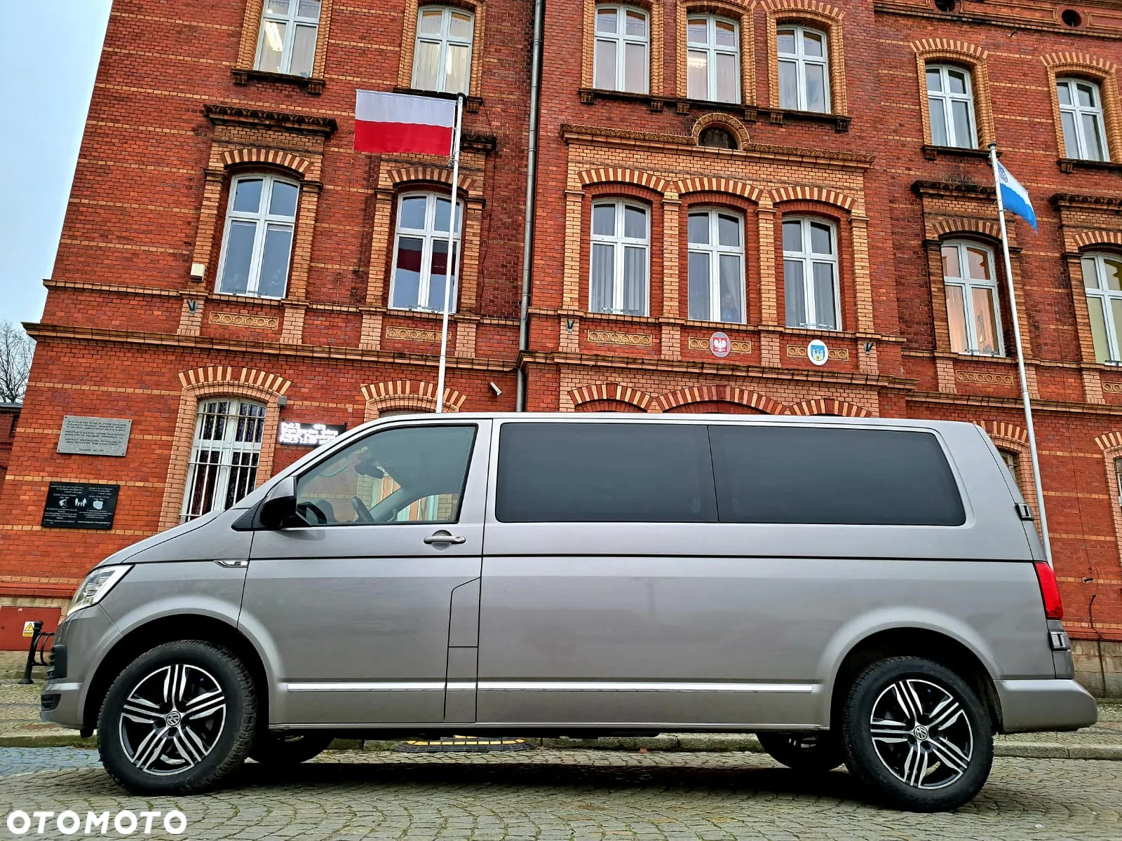 Volkswagen Caravelle - 3