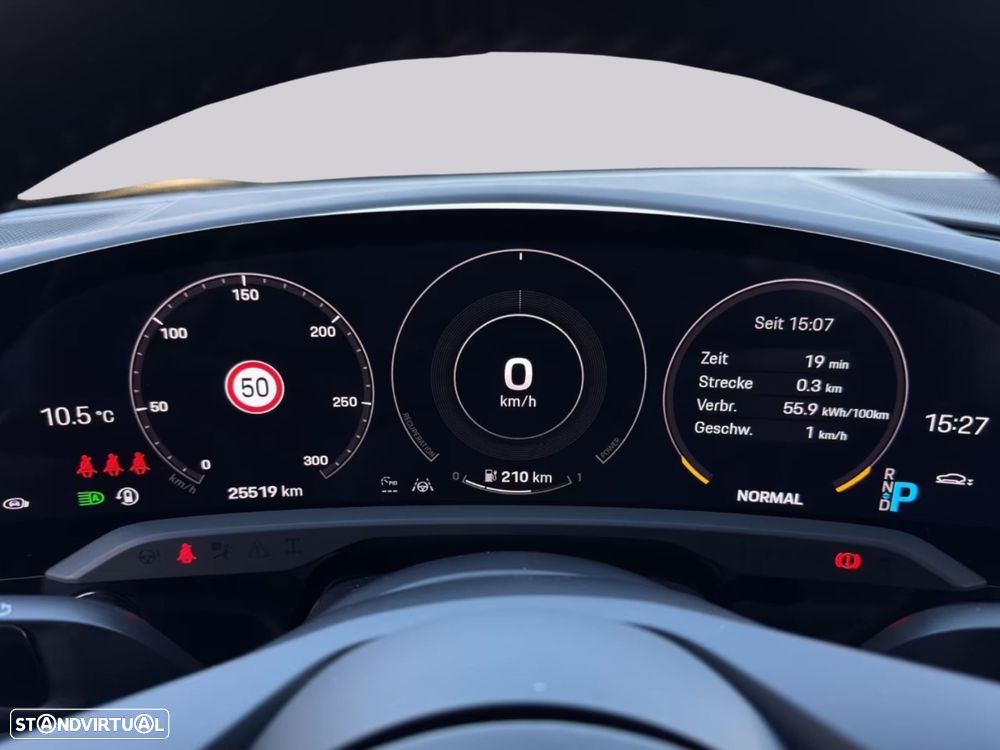 Porsche Taycan Cross Turismo - 11